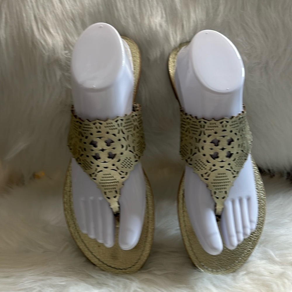 TORY BURCH GOLD LACE SANDAL SZ 9